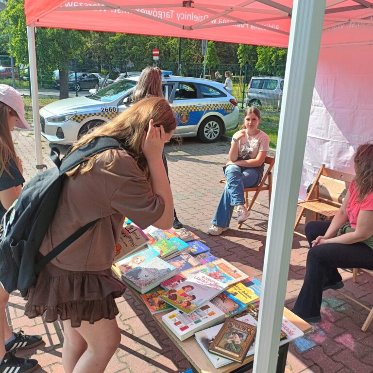 piknik z udziałem pracowników biblioteki nr 65