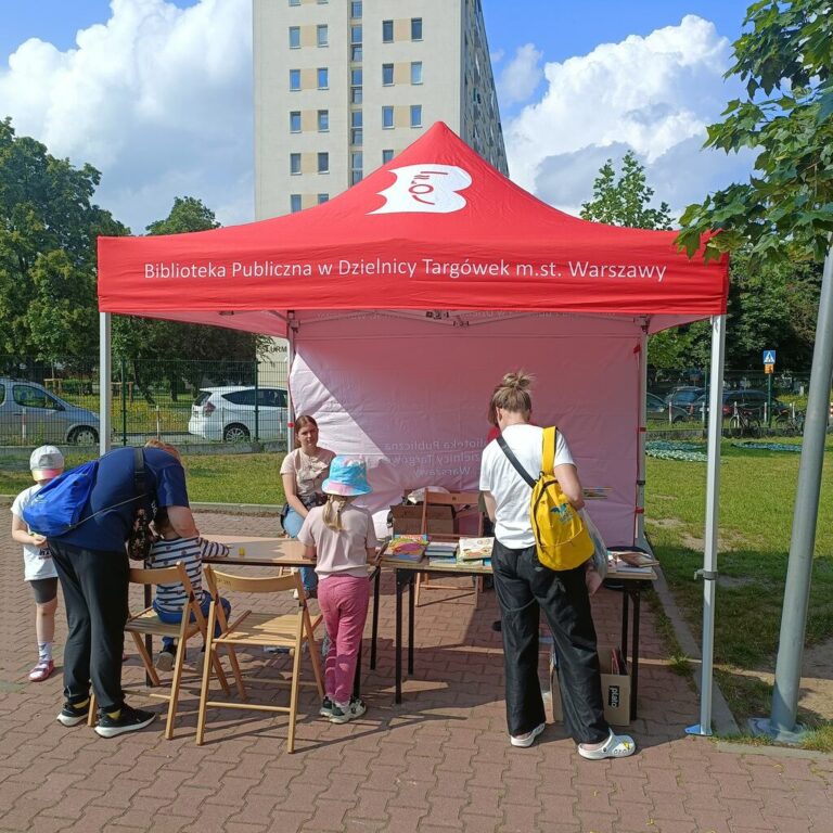 piknik z udziałem pracowników biblioteki nr 65