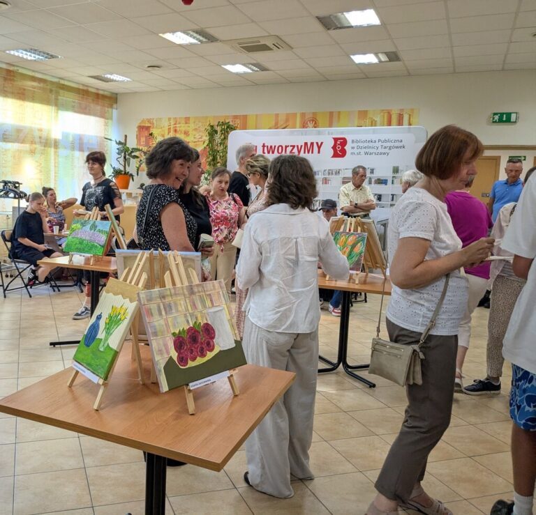 wernisaż obrazów w bibliotece