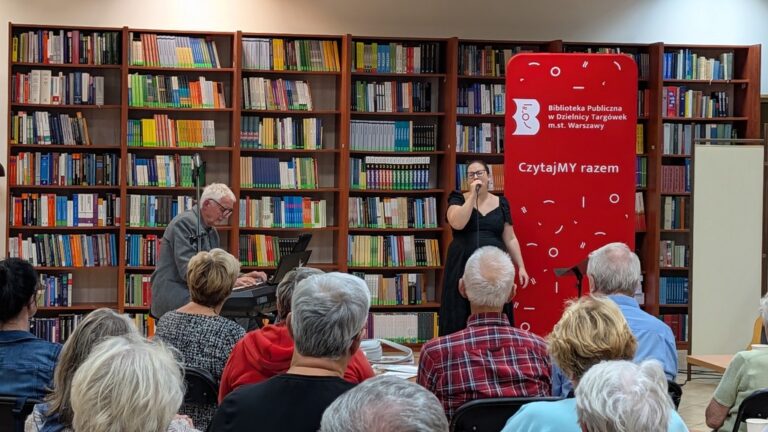 Czwartek poetycko-muzyczny w czytelni