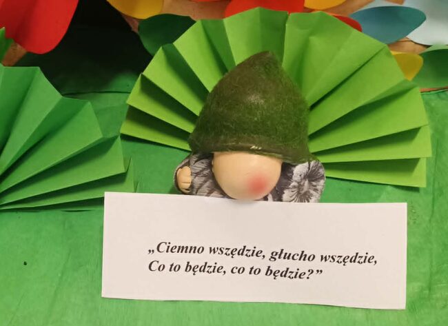 praca plastyczna z podpisem: ciemno wszędzie, głucho wszędzie, co to będzie, co to będzie