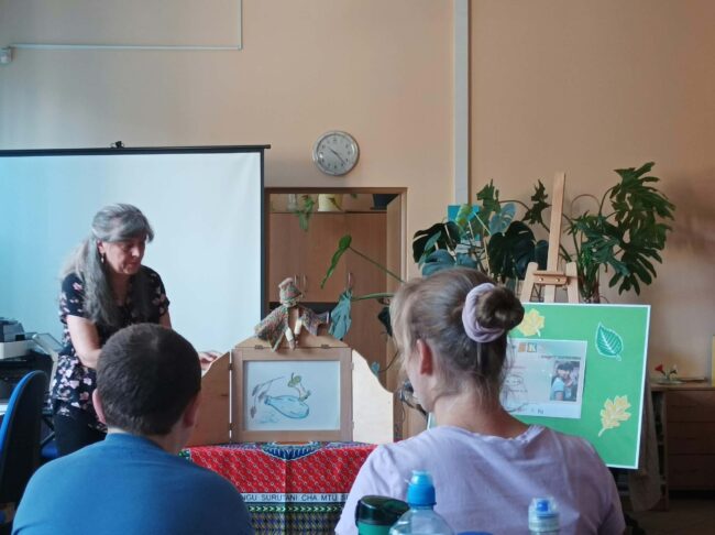 warsztaty kreatywne w bibliotece i teatrzyk kamishibai
