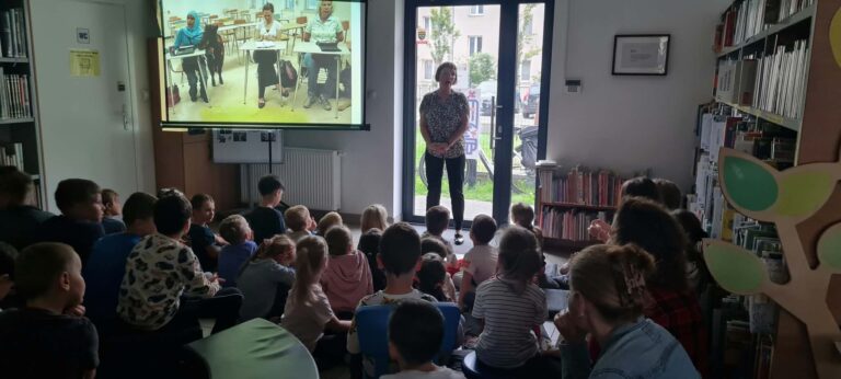 spotkanie z Magdaleną Zarębską w bibliotece