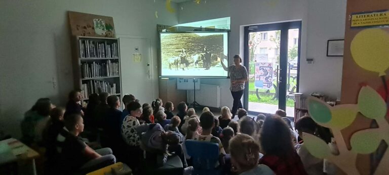 spotkanie z Magdaleną Zarębską w bibliotece