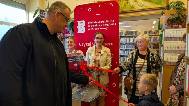 premiera self-checka w bibliotece na Smoleńskiej 94