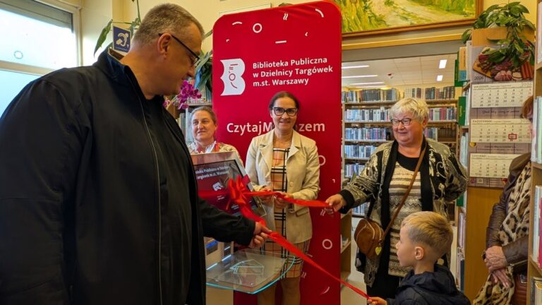 premiera self-checka w bibliotece na Smoleńskiej 94